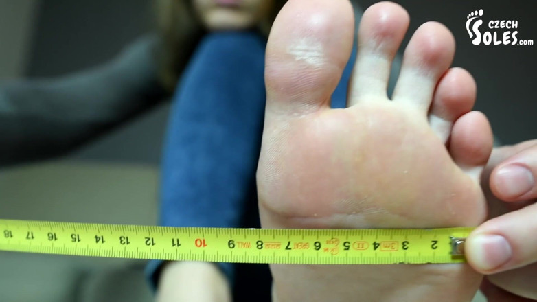 Czech Soles - foot fetish content: Foot measuring with Czech footgirl Ivet