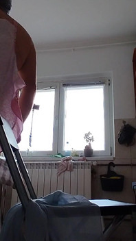 La Coppia Amatoriale Cucina Nuda in Cucina.