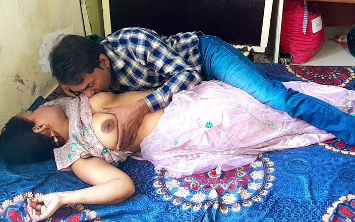 Hot Indian Aunty: Real amateur pareja india follando en casero