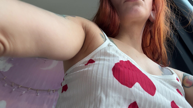 TattoedGirl666: Wow, bạn đã thấy nách của cô ấy dịu dàng và ngọt...