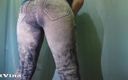 Wet Vina: Писсинг в джинсовых штанах с большой сексуальной задницей