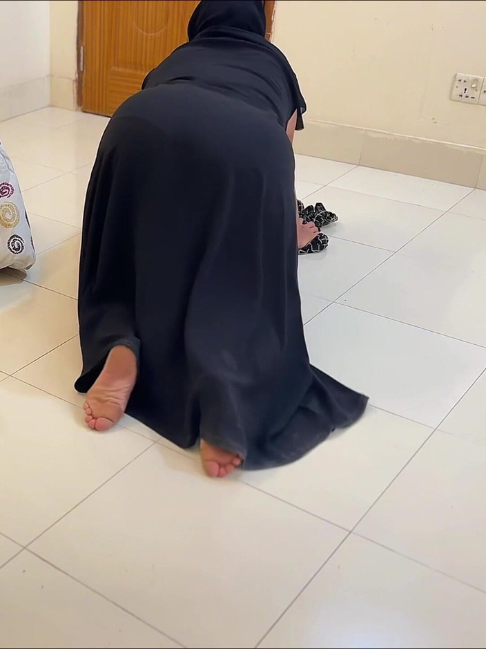 Aria Mia: Arabian Big Ass Saudi Hotel Maid Clean My Room When...