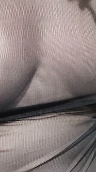 Butt plug berkedip di pantatku