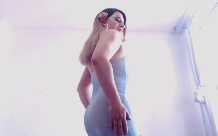 Lucy Sex: S mým průhledným modrým oblekem tančí