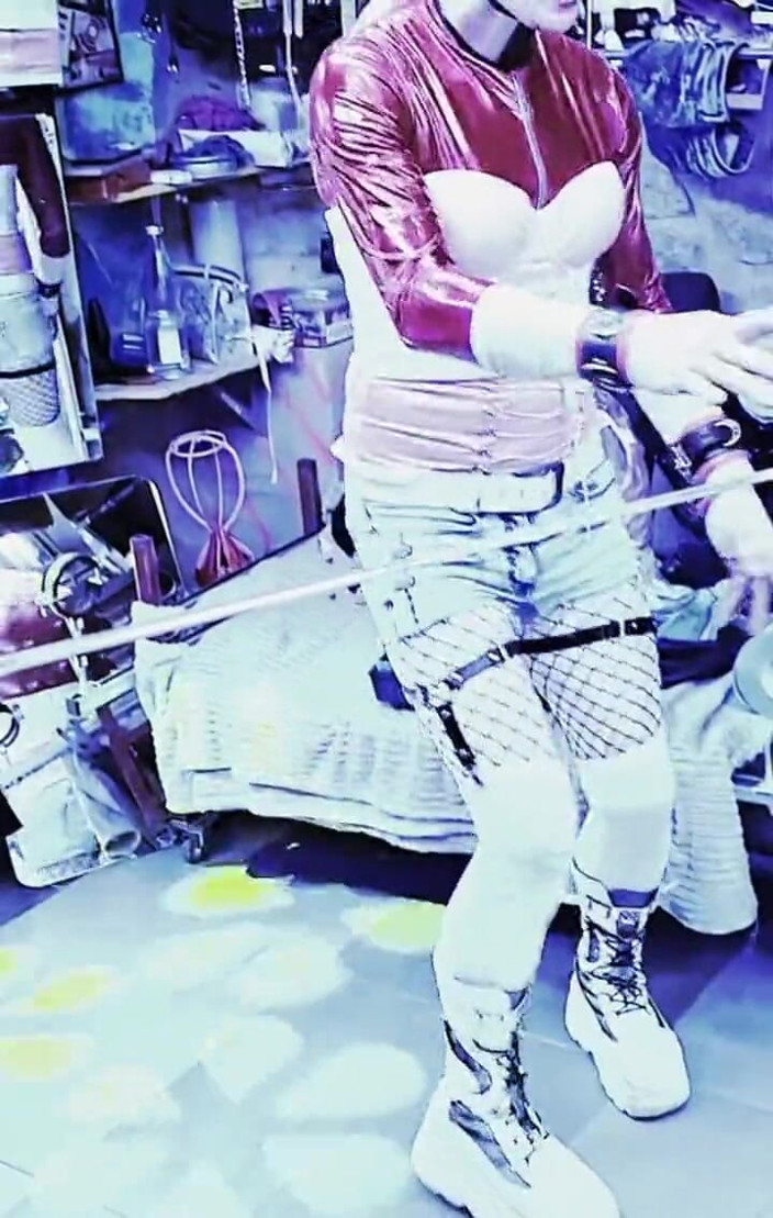 fetishboyzz: Maleństwo