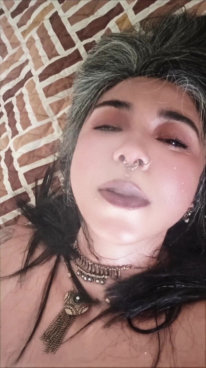 Casia Castro: Acele etme, benimle sigara iç.