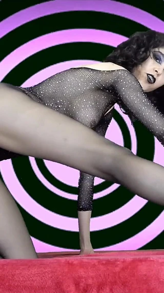 Rebecca Diamante: Stroking and Cum in Adoration of My Legs