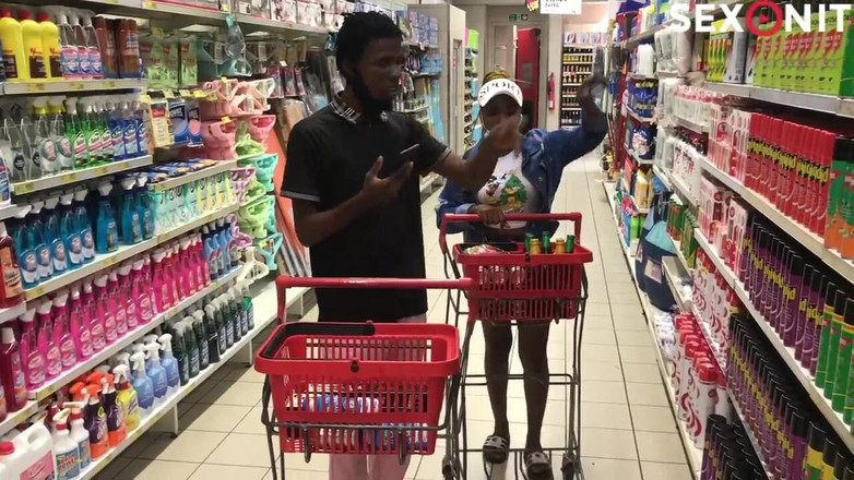 XBLACKHUB: Alışveriş merkezinde tanıştığım bir kızı sikiyorum