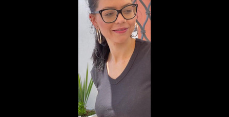 Shione Cooper: På restaurangen röker en cigarett