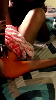 Indische sexy lichaam tante in saree blouse poesje hard gevingerd neuken & op zijn hondjes gecreampied