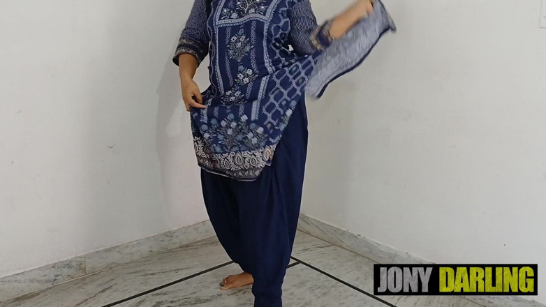 Jony Darling: Hintli gasti çıplak mujra punjabi song'da