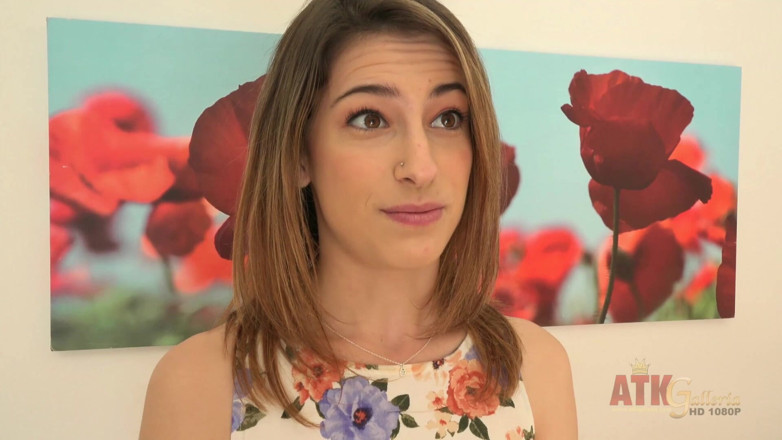 ATK Fans (Natural & Hairy): Kristen Scott no puede correrse sin un eje para jugar