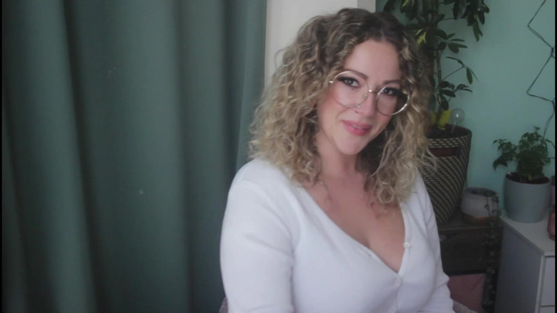 Sasha Curves: Compañero de trabajo te da múltiples orgasmos
