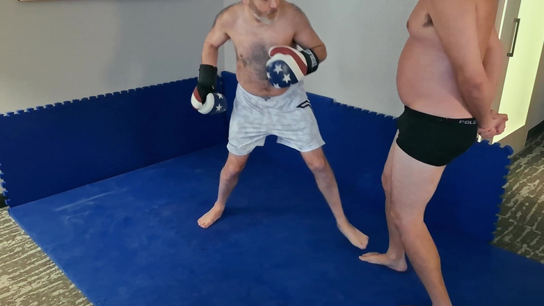 Combat and fetish: Tantangan tinju di kamar hotel - little bear vs jobber