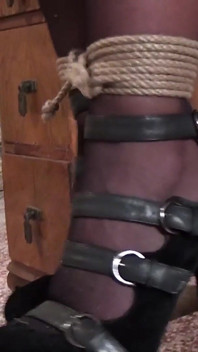 Jenny a Veronica spolu svázané