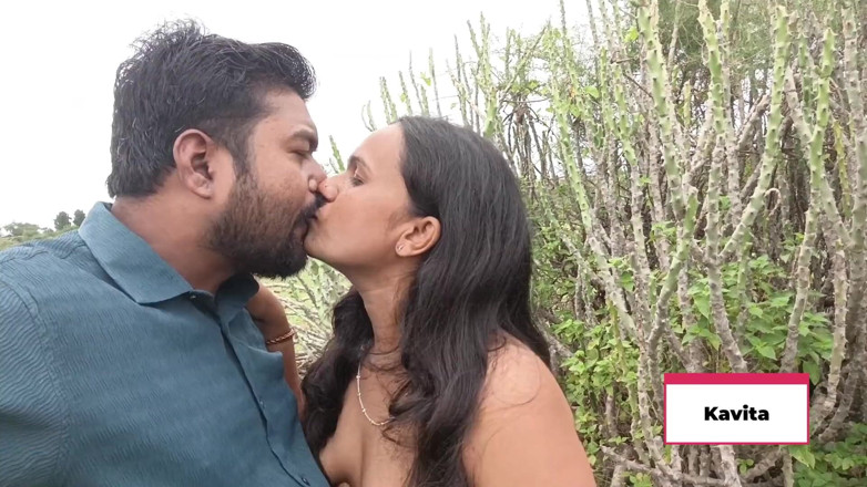 Kavita _zawazawi: Desi Indian Marathi Kavita Bhabhi Fuck in Jungle with Boyfriend