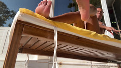 Goddess Luna Law: 泳池边的脚被忽视 第一人称视角