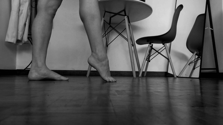 Kinky Lyrical: Picioare și muzică