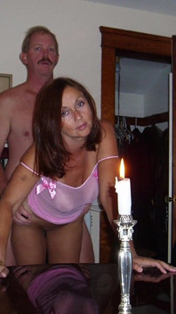 Serwując cipkę na kolację! A Candi Annie Photo Series MILF Rimming dobrze!