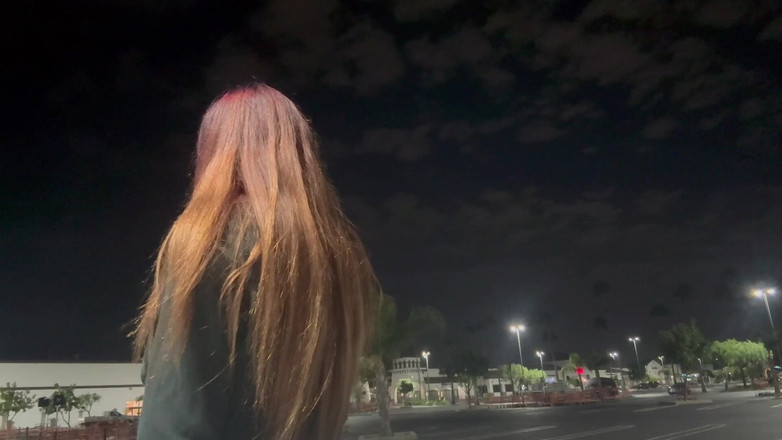 Artemisia Love: イタリアン・ロングヘアが夜遅くに屋外で喫煙 喫煙者