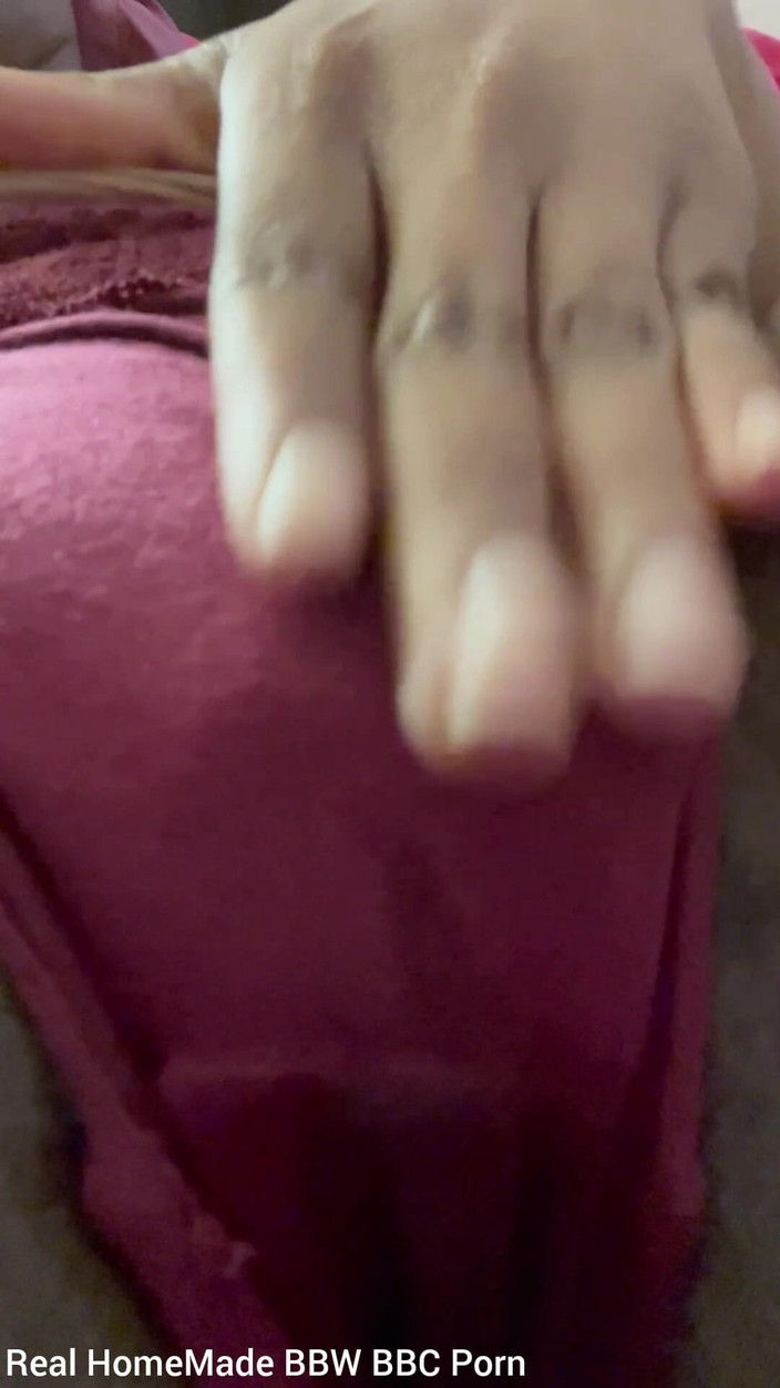 Super sexy ebony cuties: 抚摸我的阴户，把我的裤子滴得湿漉漉的高潮