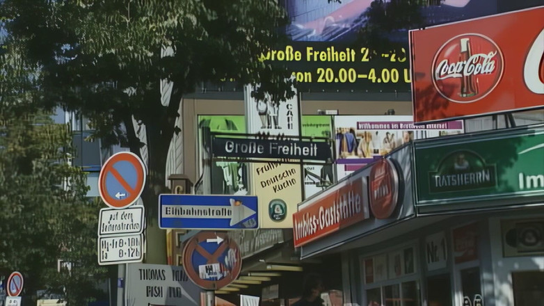 MMV Films: Baise sur un parking avec des blondes sexy et des...