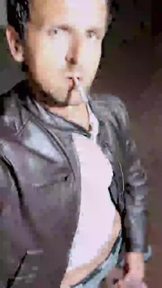 Slutboyben: Slutboyben Cam4 Sexy Flashlight Exhibitionist in Public