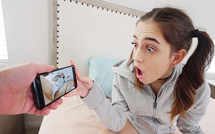 Sis Loves Me: Linda hermanastra adolescente se corre en la cara - ¡el facial más...