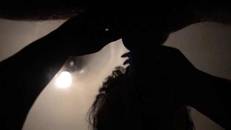 Anna Fire: Tabu wohnheim blowjob, sperma im mund