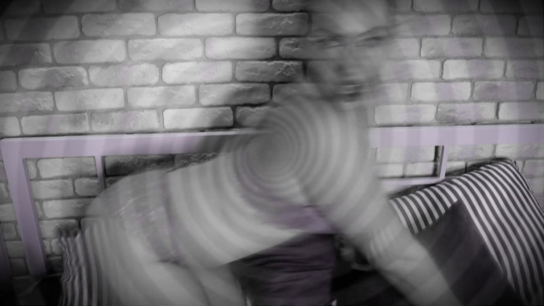 Goddess Misha Goldy: Sniffers varje dag! Du är helt fast i detta missbruk! Orgasm...