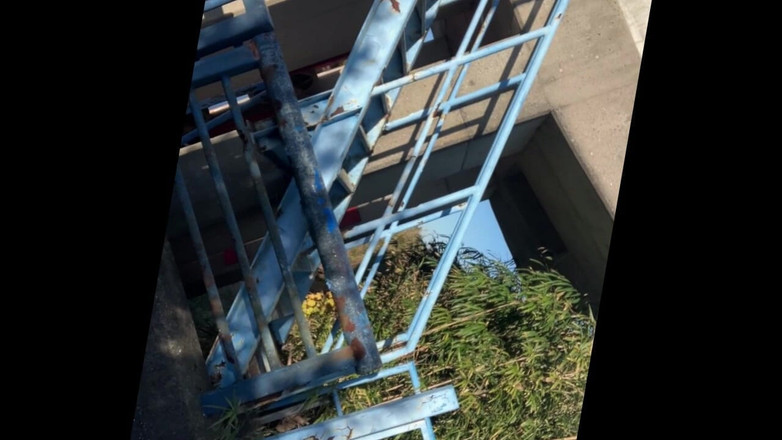 megu2002: 아침부터 독립 훈련 No24 노출 걷기