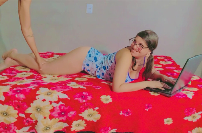 More Candy: 애널을 좋아하는 핫한 여대생