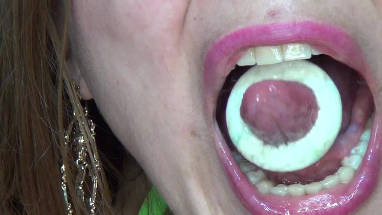 Angel eyes studio: अल्ट्रा हॉट!! मैंने बड़ी कैंडी के छल्ले का एक गुच्छा निगल लिया !!