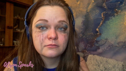 Alison Sparks: Yakın çekim ağlıyor ve makyajı mahvediyor