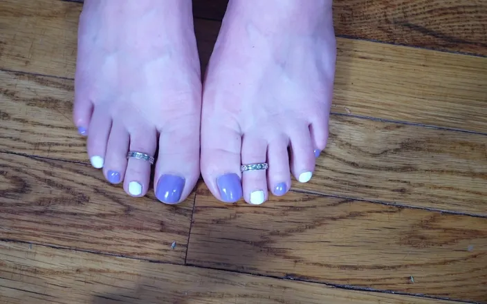 Deanna deadly: Toe Wiggling and Toe Rings JOI with Purple and White...