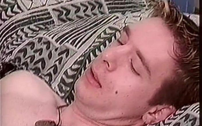 Gay RetroX VHS: Ritim 1'de şehvetli