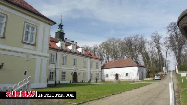 Russian Institute: Overheersing en dubbele penetratie