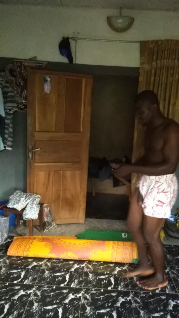 Moviesporn1: बाल्टी के साथ वीर्य प्यार करना आसान नहीं है