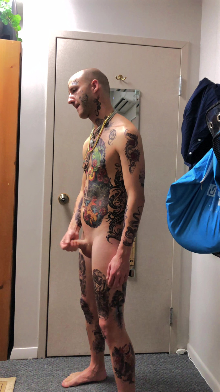 Straight ish Jake Grand: Tatted Twink हस्तमैथुन एकल