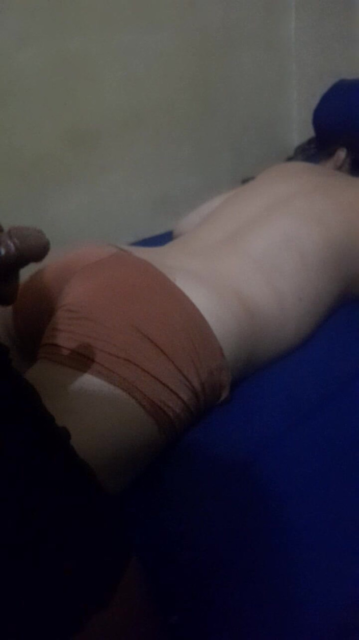 Angelina Pop: Güzel bir erkek arkadaşının amına küçük bir yarak sok