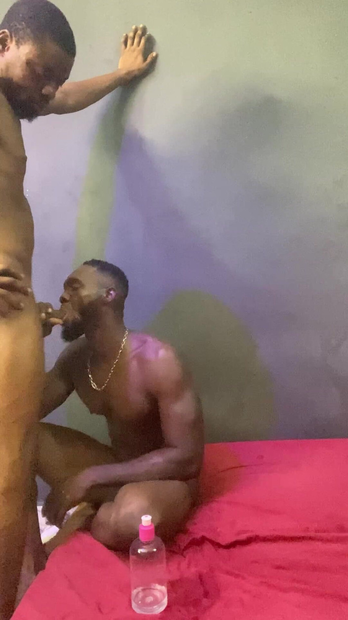 assdriller50: 내 자지를 즐기는 근육난 덩어리