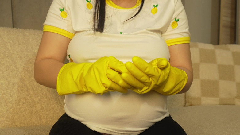 AmayaMori: Giantess Stepsister Humiliates Tiny Stepbrother Giantess Stepsister Has a Yellow...
