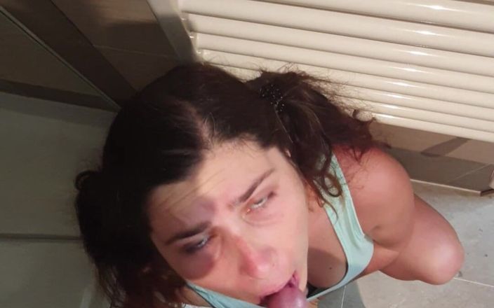 ExpressiaGirl Blowjob Cumshot Sex Inside Fuck Cum: Stomme stiefdochter poetst haar tanden met sperma, stiefvader bedroog haar