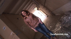 European fresh porn: Prsatá kočka vyzvednutá z ulice touží po šukání zadku.