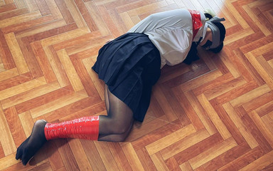 ushirosugatanomiki: Fuga dalla restrizione del nastro