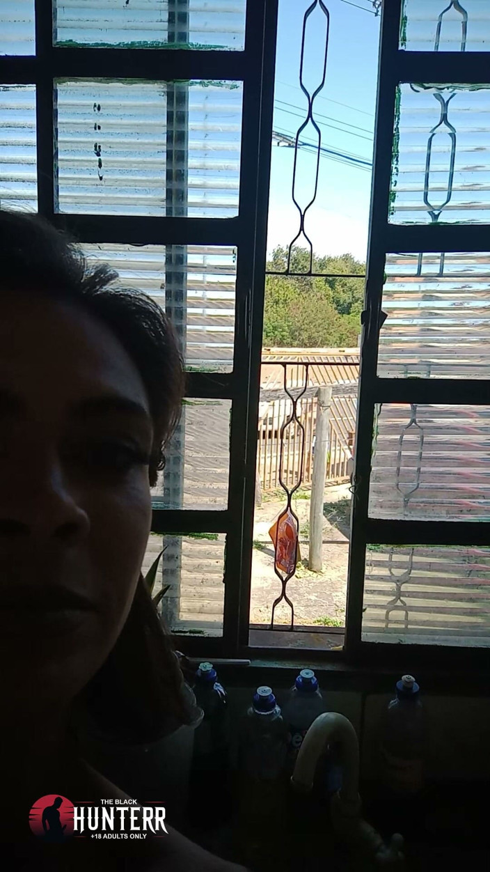 The Black Hunterr Hetero: Soție goală care spală vasele