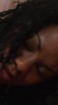 Chicas de ébano culonas mojan sus coños para la enorme polla negra