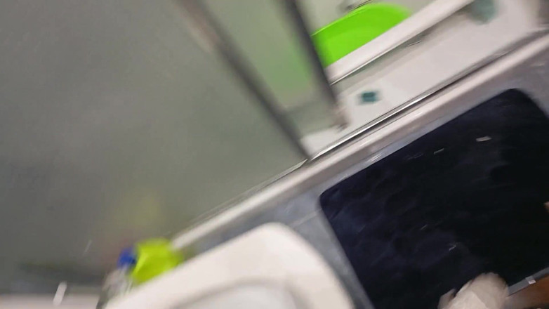 Elvissc: Das Schwein zeigt dir, wie weit das sperma im vorherigen...