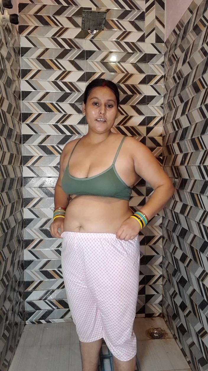 Puja555: Вкусная пуджа бхабхи, блог в ванной