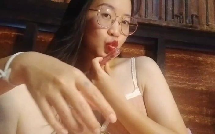 Thana 2023: Супер сексуальная симпатичная азиатская девушка в любительском видео